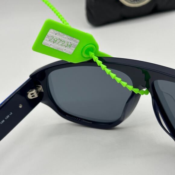 MONCLER Tronn Shield Sunglasses ML0260 Bright Blue Mirror Unisex - Picture 13 of 13